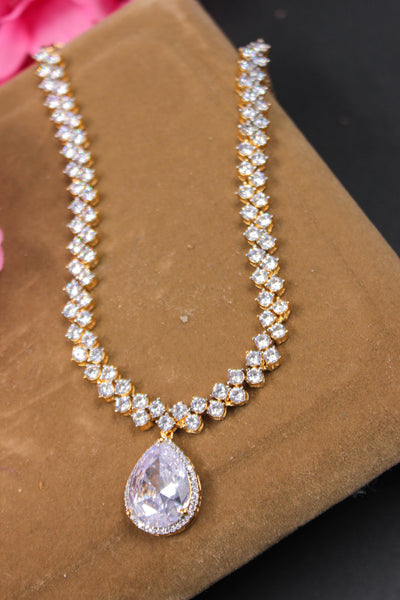 White & Gold Teardrop Necklace Set with Diamond-Cut Square Design - SIA450109