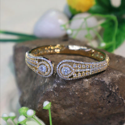 Gold Diamond Pear-Shaped Openwork Bracelet - SIA450933