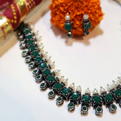 Oxidized Green Stone Necklace with Pearls -SIA452082
