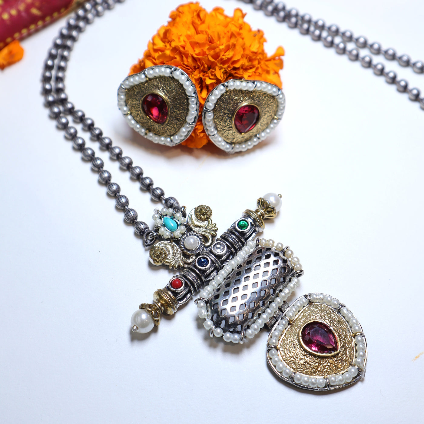 Oxidized Silver Necklace with Red Teardrop Stones-SIA452036