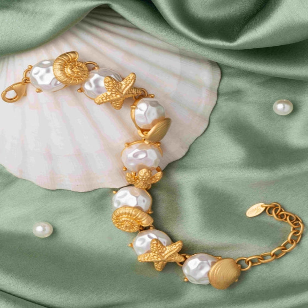 Sea-Inspired Pearl Bracelet with Gold Clips. - TMV_BRCT17