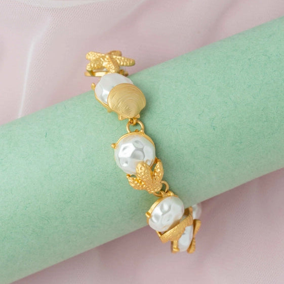 Sea-Inspired Pearl Bracelet with Gold Clips. - TMV_BRCT17
