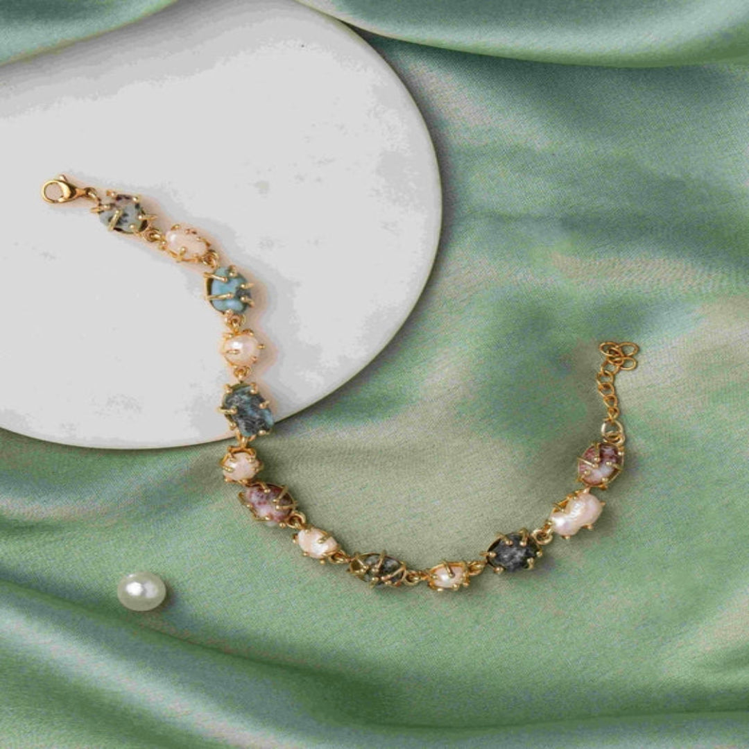 Loose Bead Bracelet in Blue, White, and Pink. - TMV_BRCT13