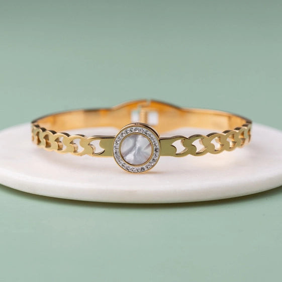 Round Mother of Pearl Bracelet with Diamond Accents. - TMV_BRCT7
