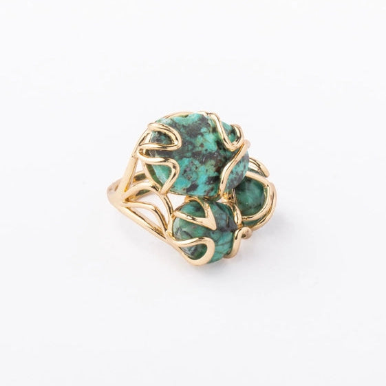 Three prehnite and lapis stones ring, with a luxurious gold border. - TMV_RG9