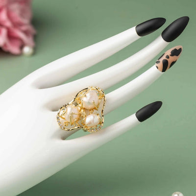 Elegant freshwater pearl ring, with abstract gold and cubic zirconia border. - TMV_RG8