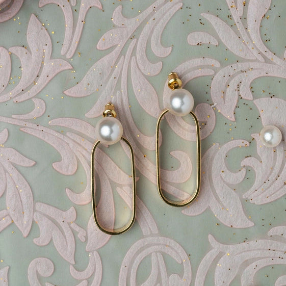 Oval Gold Ring Earrings with Hanging White Pearl. - TMV_ER19
