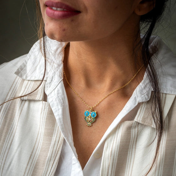 Blue Owl Pendant with Thin Delicate Chains: A Stylish Accent - TMV_PD8