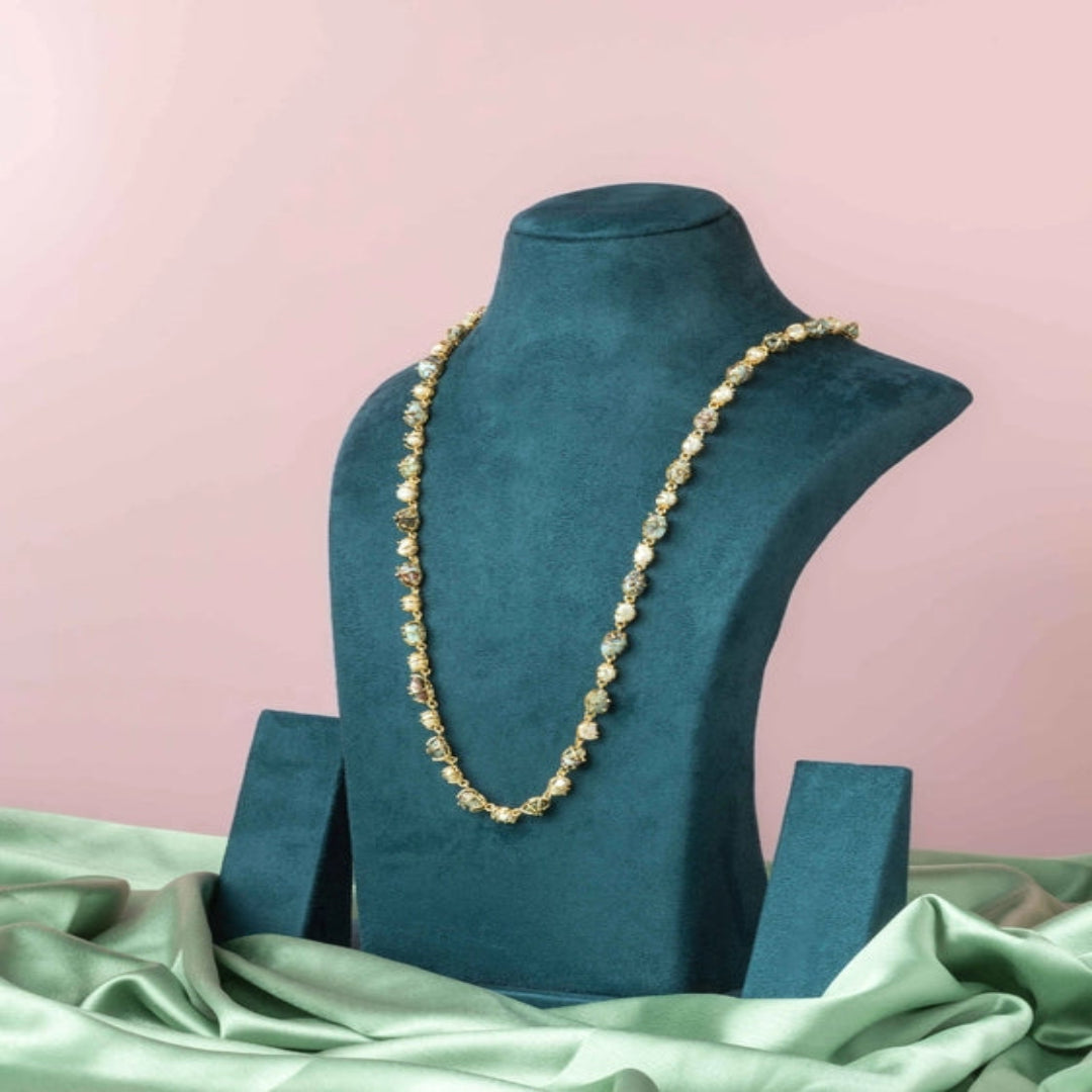Blue agate and pearls neckpiece, alternating for a charming look. - TMV_NP27