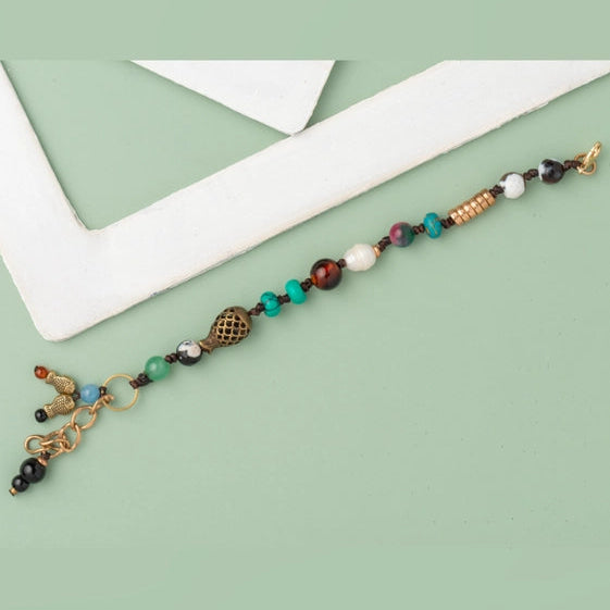Threaded Multicolored Fish Bead Bracelet. - TMV_BRCT18