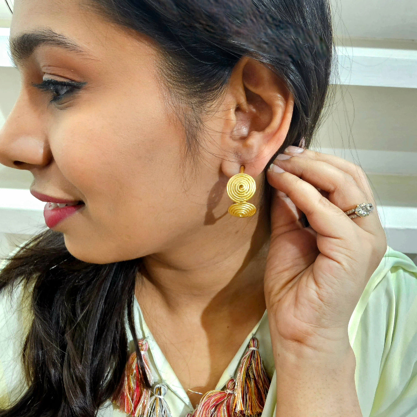 Small Golden Hoop - AVE37