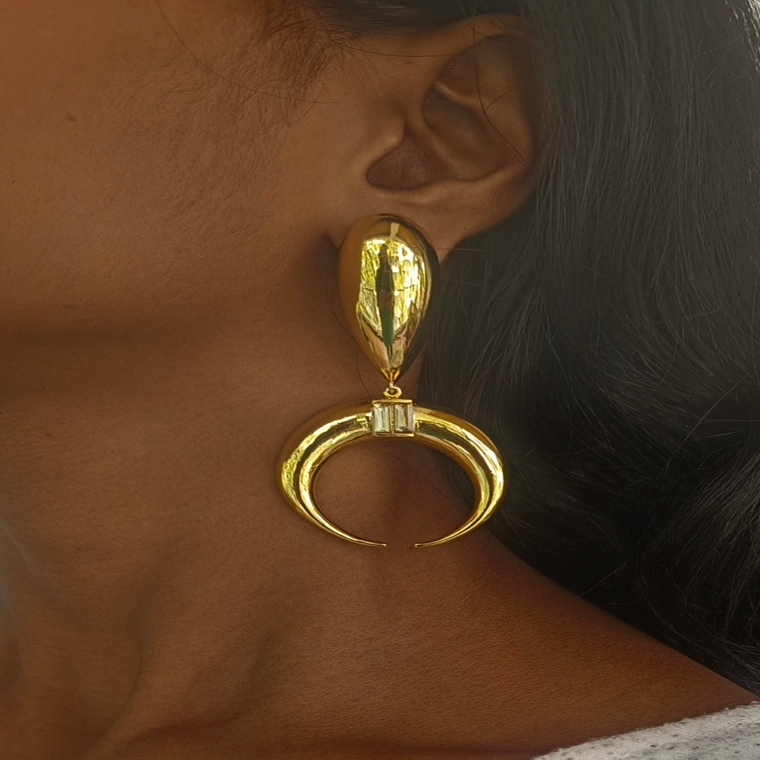 Copa Drop Earrings (White) - BBCODE5019_WHI