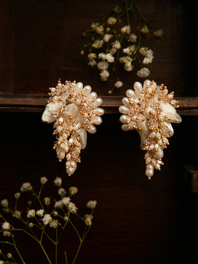 VERSATILE OFF-WHITE PEARL EARRINGS-BE-386-01 WHITE-BE-386-01 WHITE