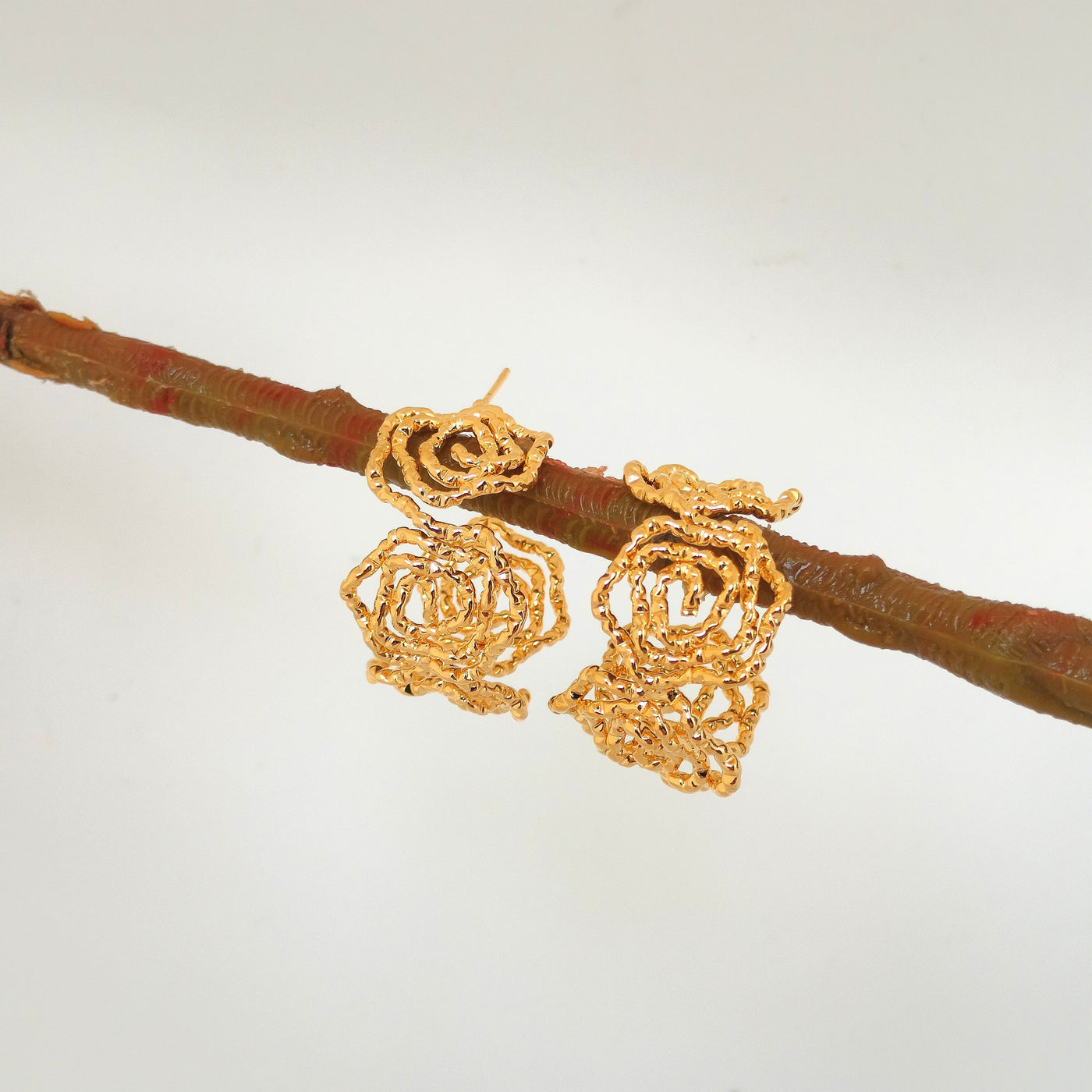 Elegant Flower Earrings – Modern Statement Jewellery for Women - EIF121