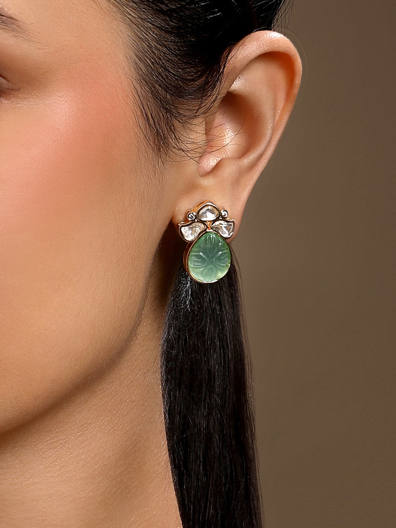 Elegant Gold-Plated Necklace Set with Green Drop Pendant- HRNS344