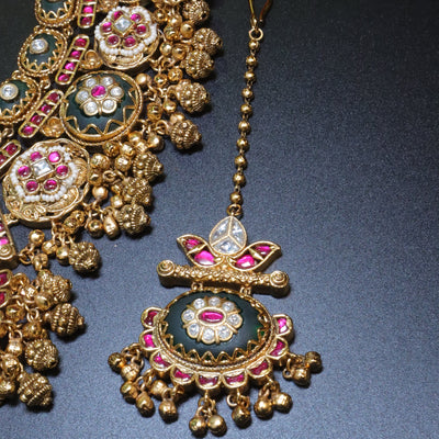Gold Antique Necklace Set with Ruby-Green Detailing & Maang Tikka - SIA454003