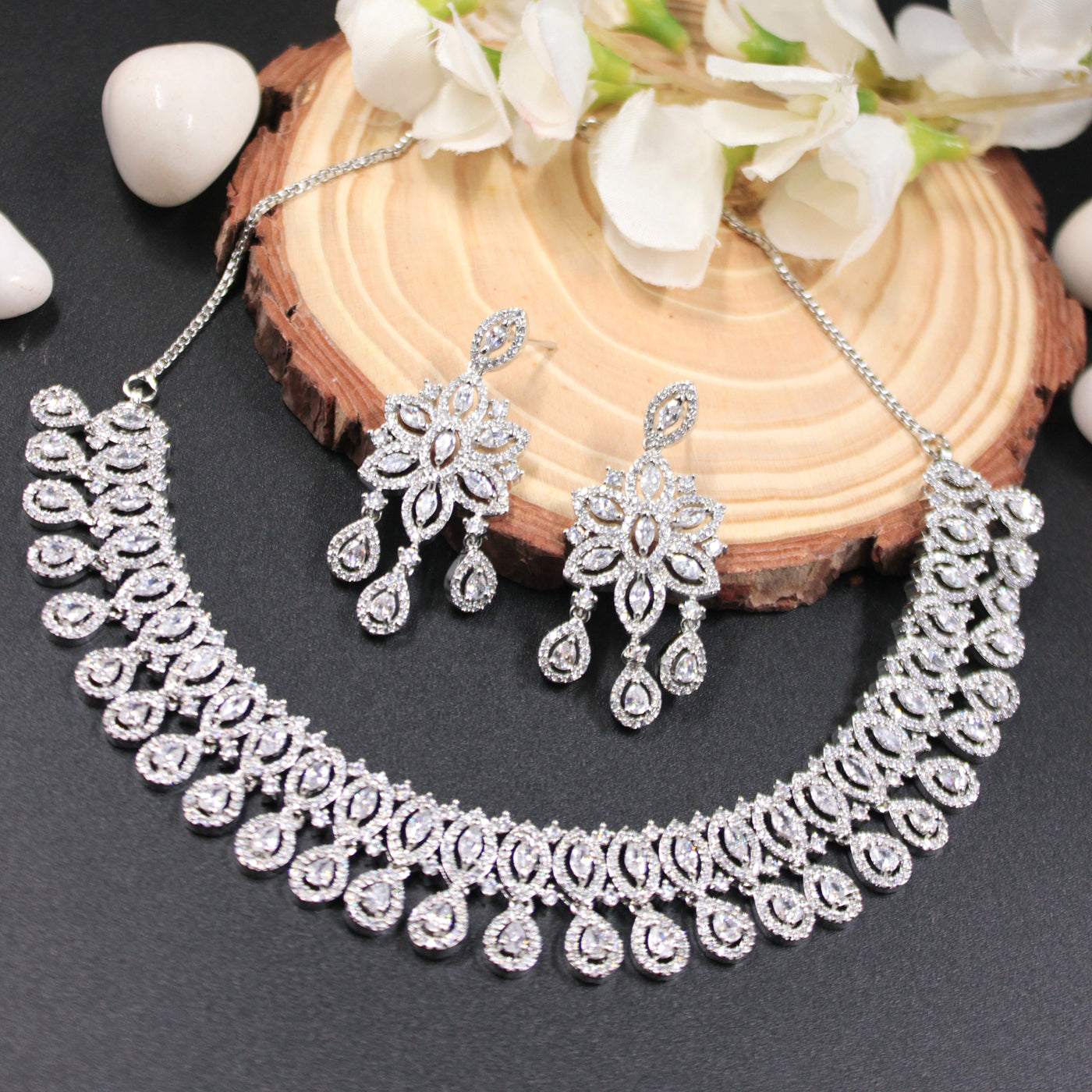 Silver Floral Teardrop Choker Set - SIA451371
