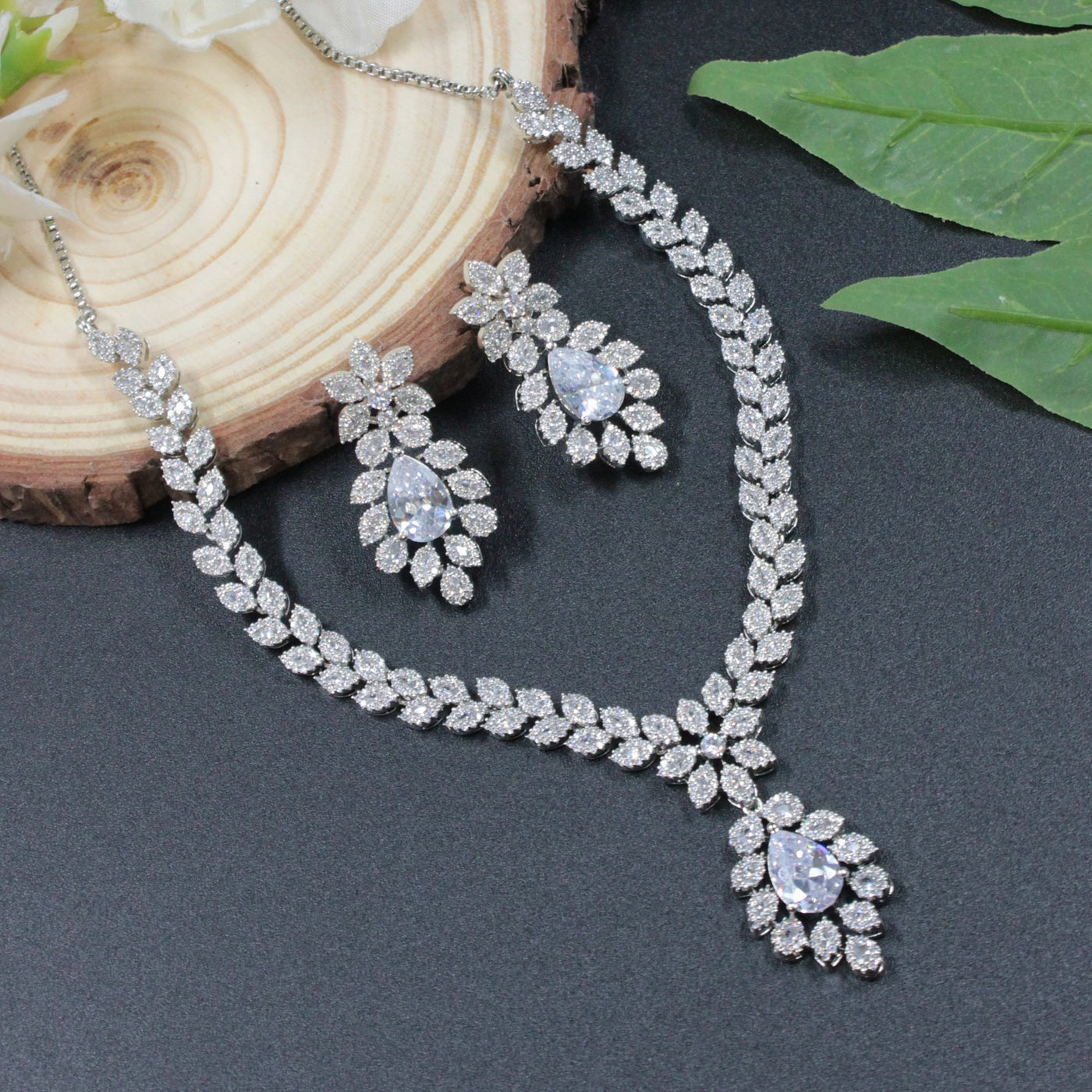 Silver Leaf Motif Necklace with Teardrop Pendant -SIA450106