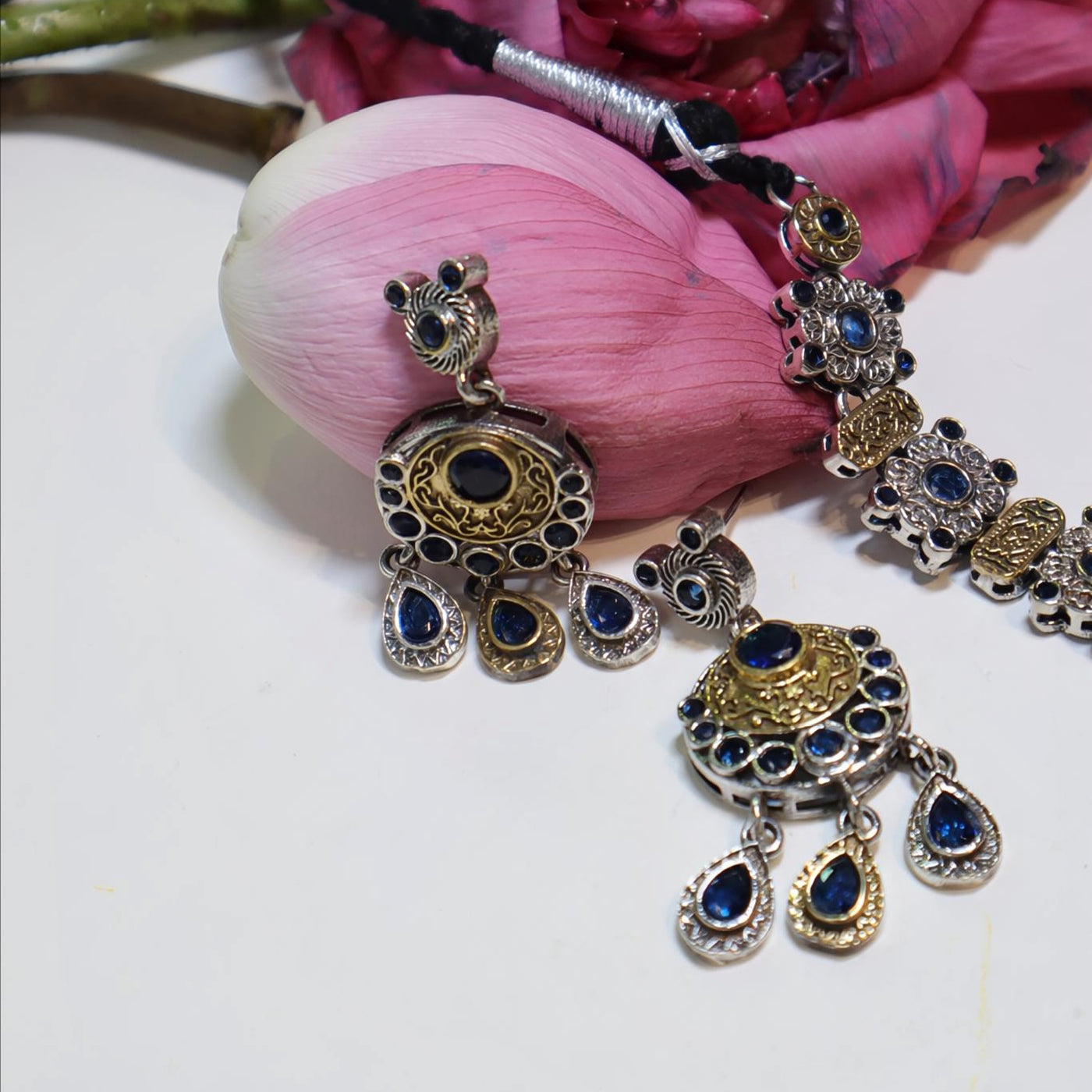 Elegant Blue & Gold Antique Floral Necklace Set with Teardrop Moti - SIA452124