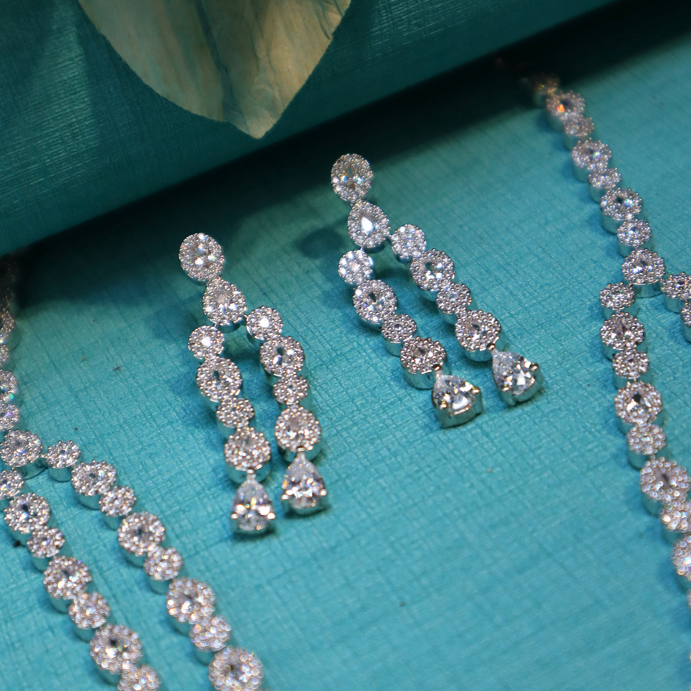 Double-Layered Teardrop CZ Necklace Set - SIA452324