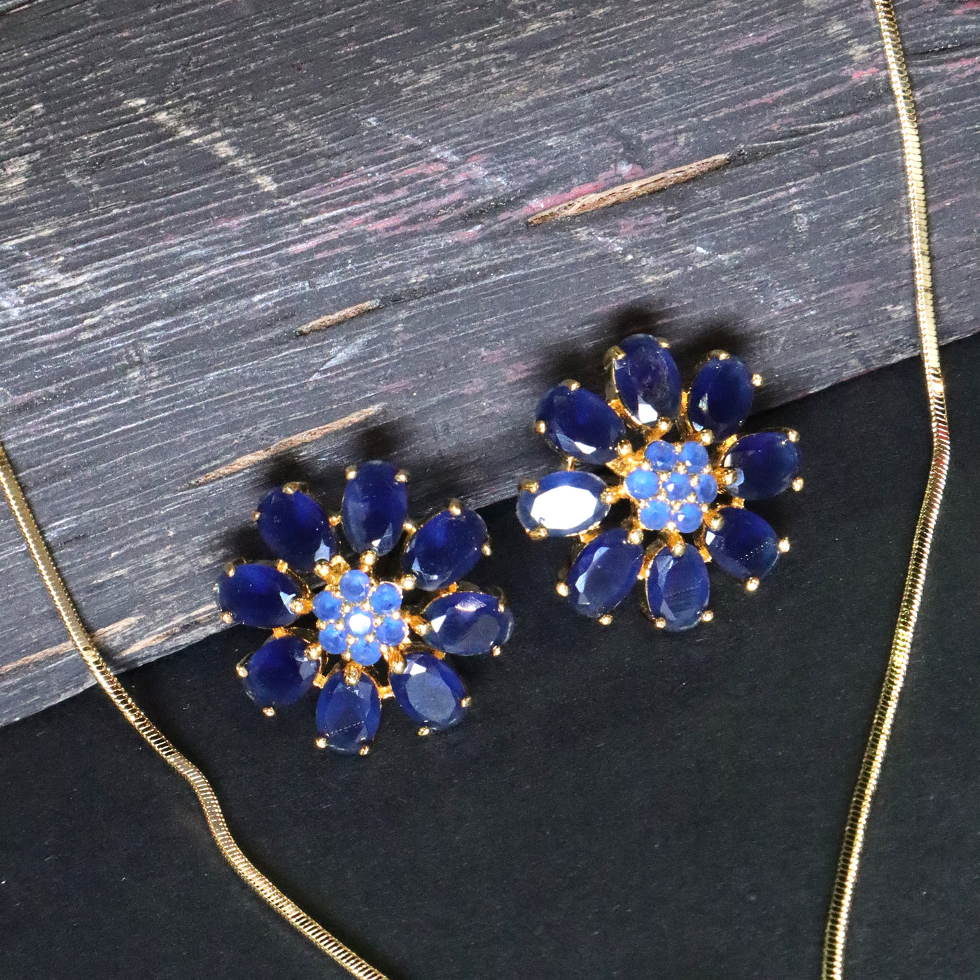 Gold-Toned Floral Pendant Set with Dark Blue Stones - SIA453095