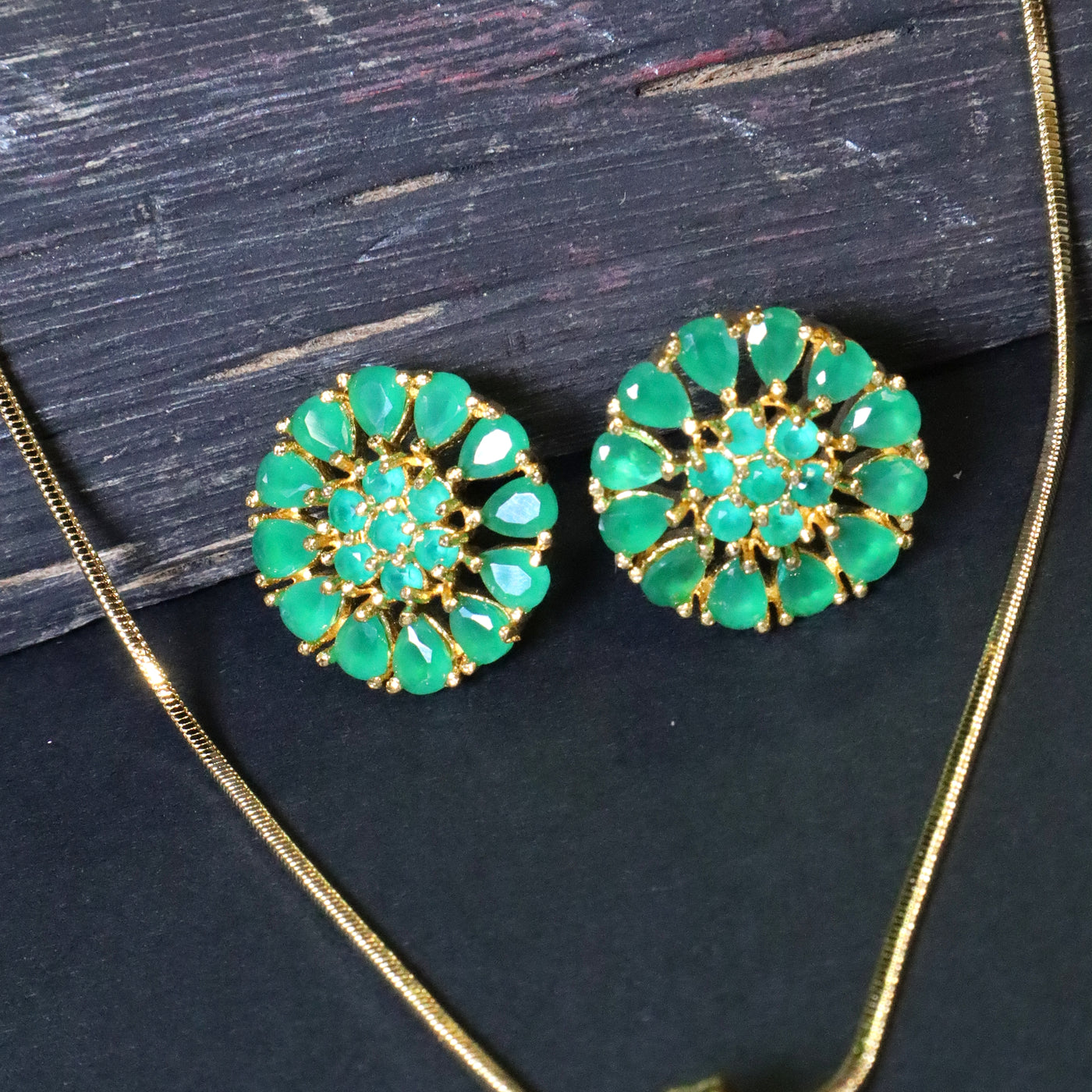 Gold-Toned Floral Pendant Set with Green Stones - SIA453079