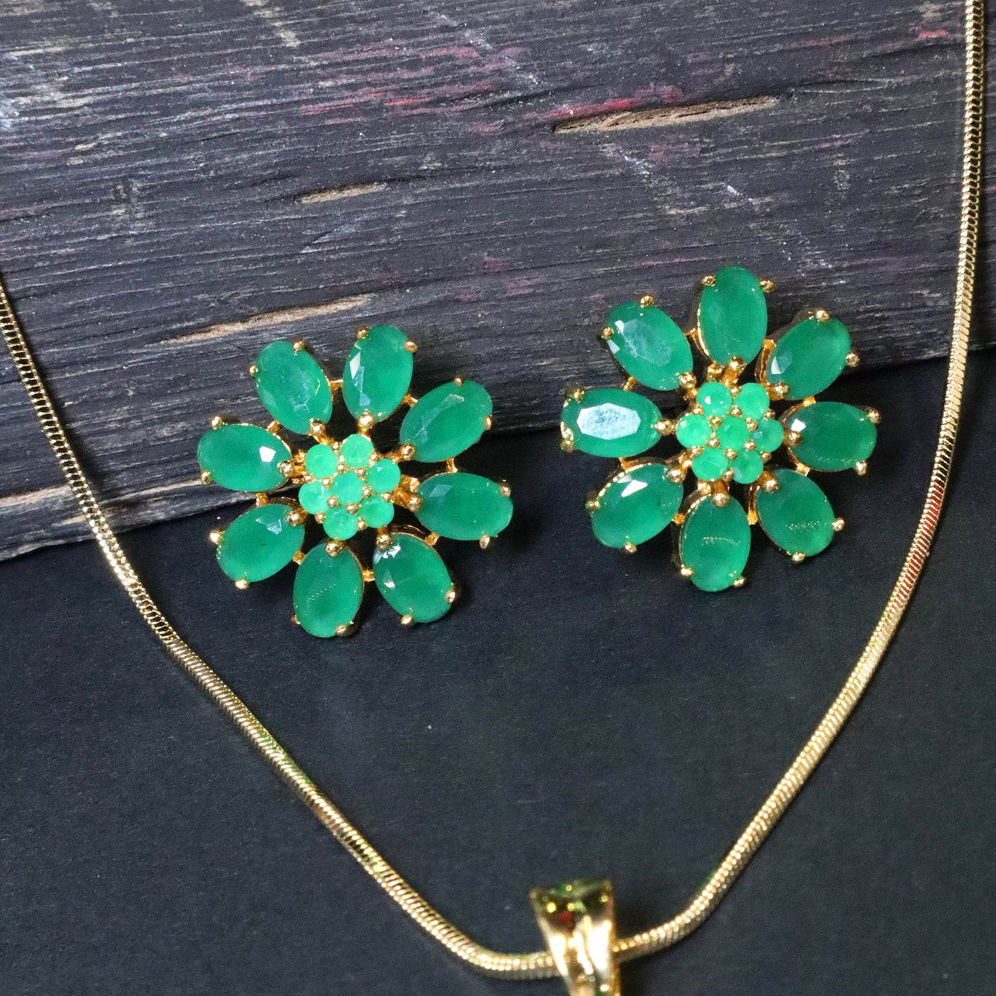 Gold-Toned Floral Pendant Set with Green Stones - SIA453094