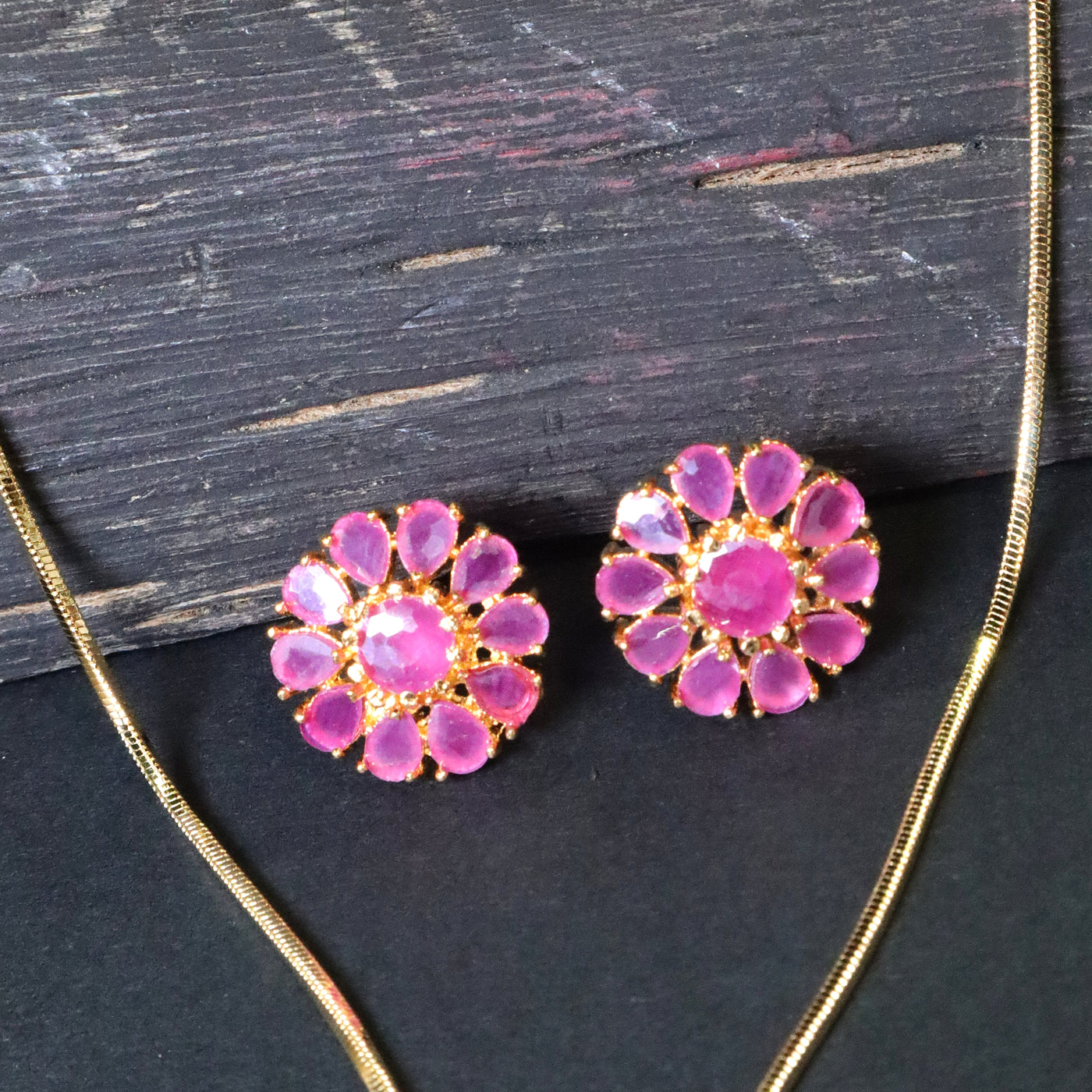 Gold-Toned Floral Pendant Set with Pink Stones - SIA453100