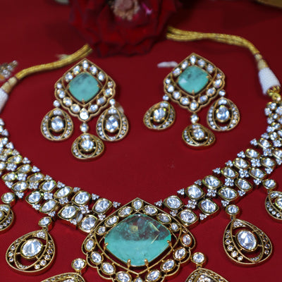 Square Emerald Kundan Necklace Set with Teardrop Accents - SIA452397