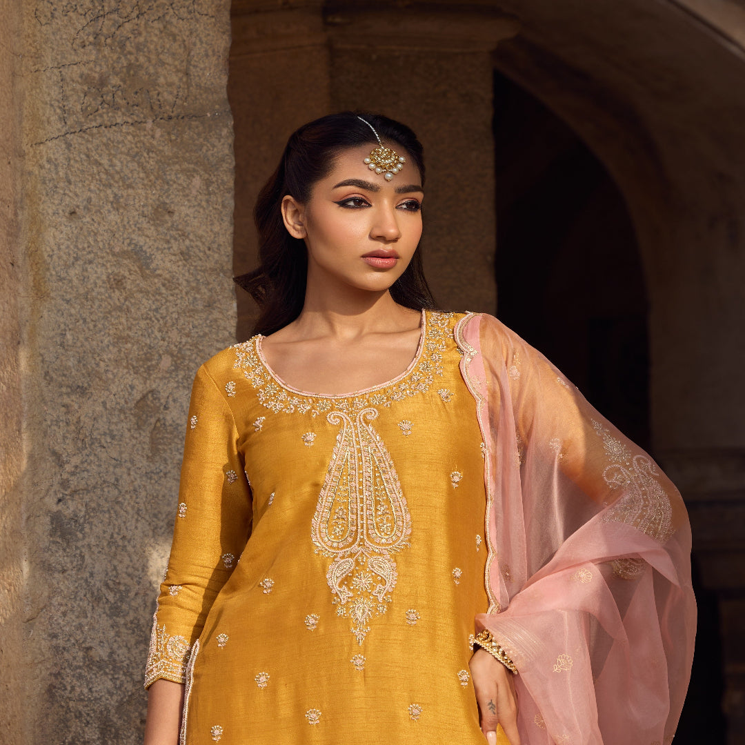 Kundan Gold Finish Jadau Tika with pearls - MR81W