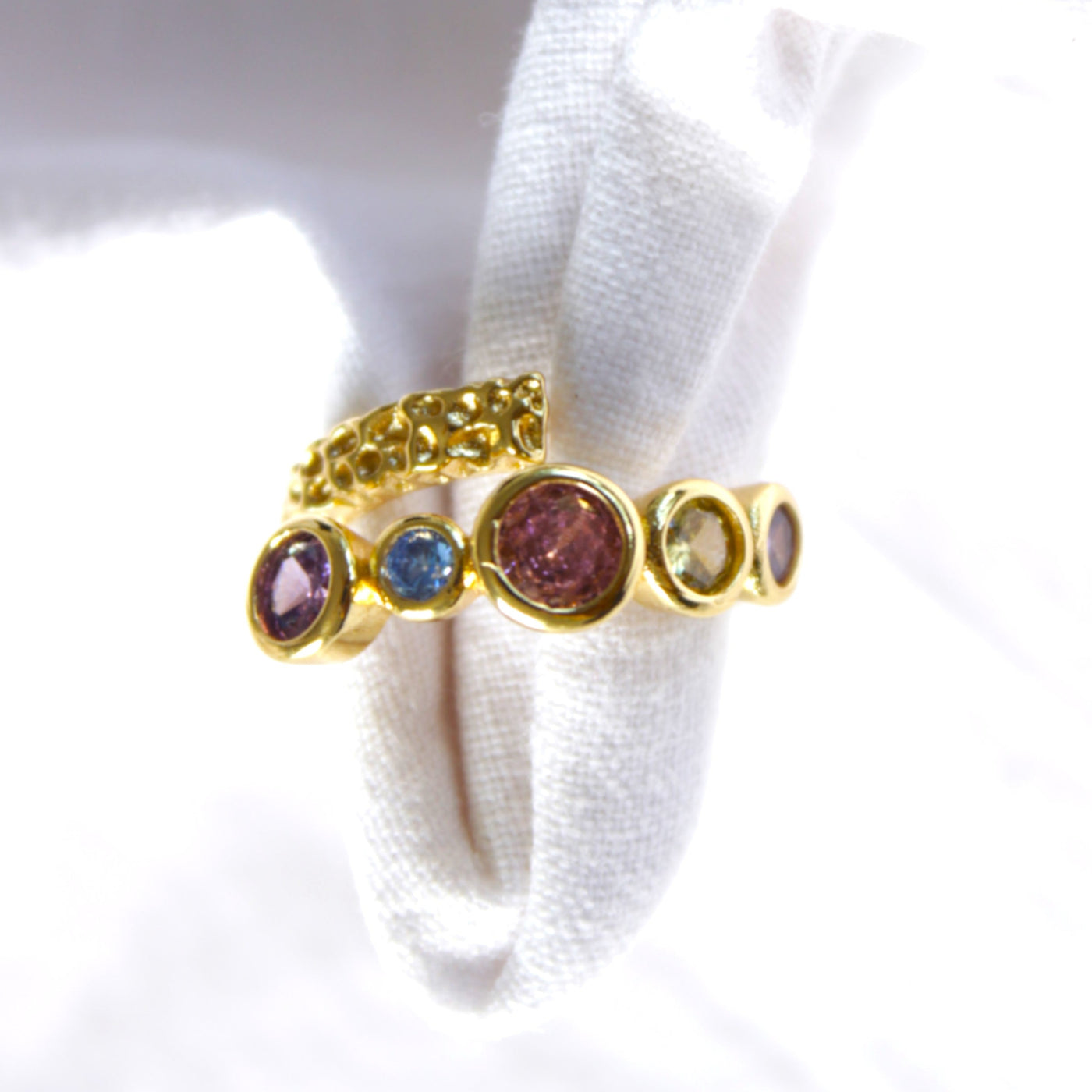 Gold toned ring with multi-colour gemstone - ROT75
