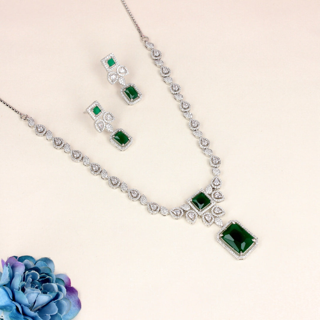 Buy Emerald Royale – Silver Chain with Teardrop Spark