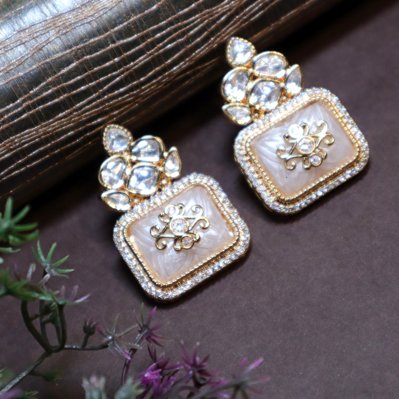 Square Kundan Floral Drop Earrings - SIA440180