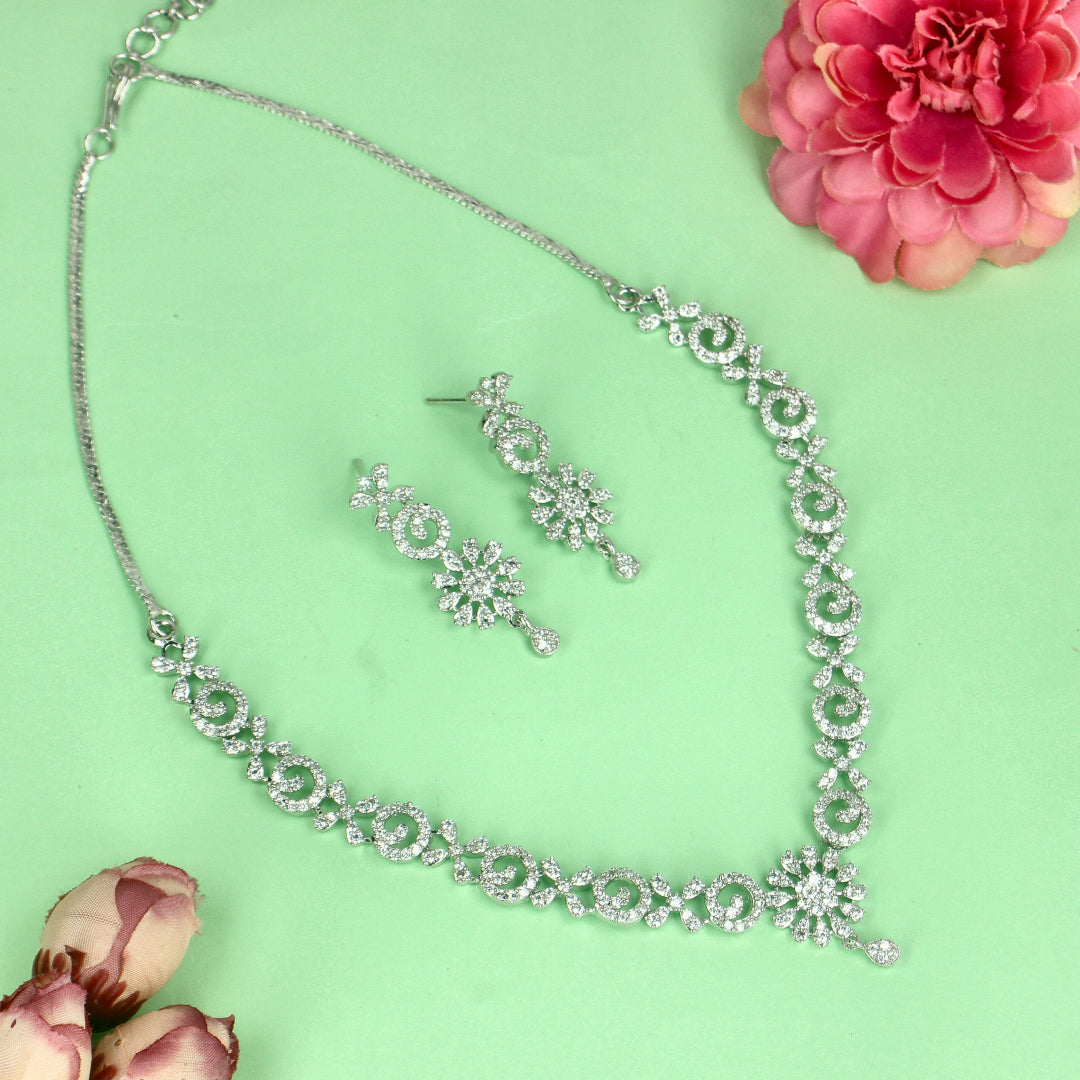 Minimal & Elegant Design Necklace Set-SIA442129