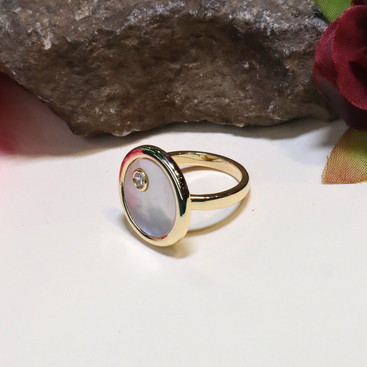Minimalist Gold-Plated Ring with Iridescent Shell Center - SIA449689
