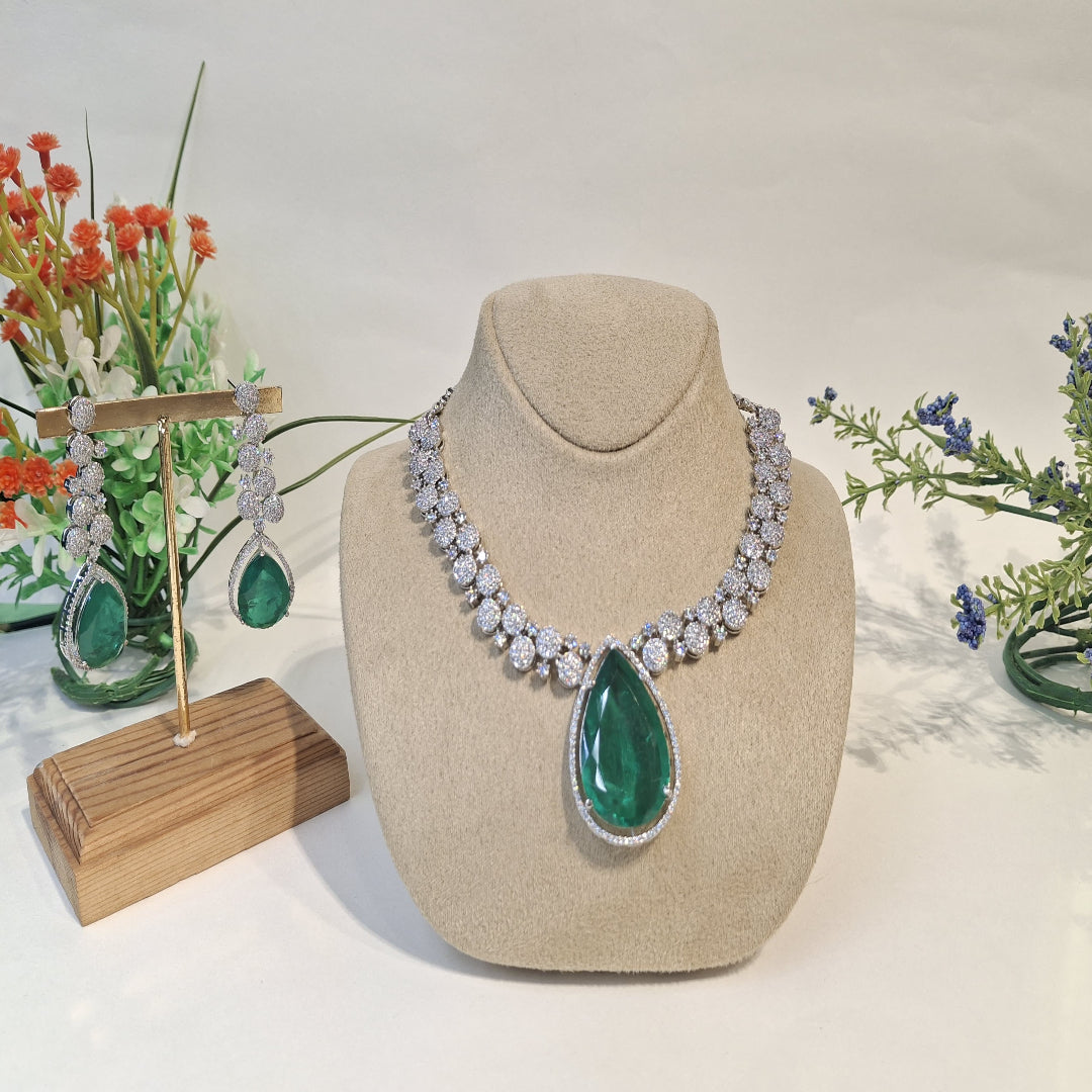 Emerald Elegance: Teardrop Necklace Set with Dazzling Diamond Halo - SIA450099