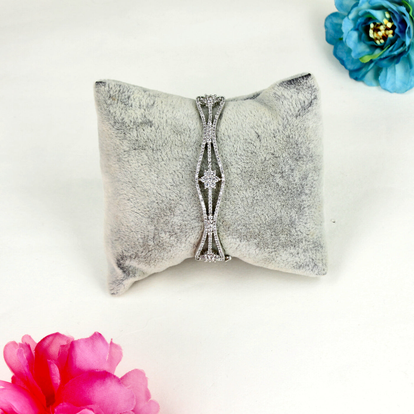 Elegant Silver Geometric Diamond Bracelet with Intricate Openwork Design - SIA450514