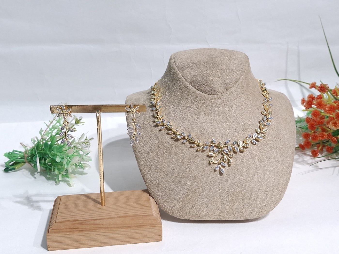 Elegant Gold Leaf-Inspired Necklace & Earring Set with Crystal Accents - SIA450796
