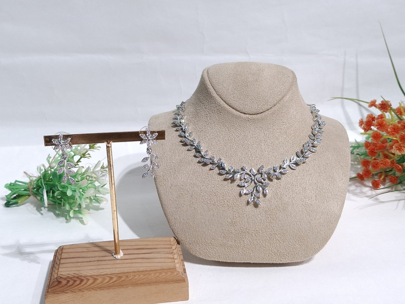 Graceful Silver Leaf-Design Necklace & Earring Jewelry Set with Sparkling Stones - SIA450797