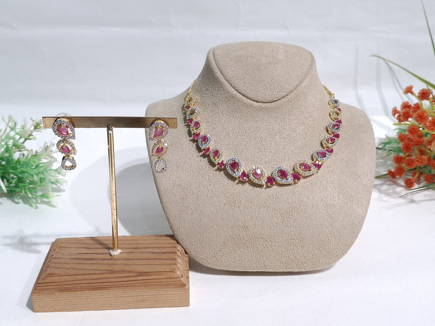 Gold Necklace with Ruby Teardrops & Matching Earrings. - SIA450805