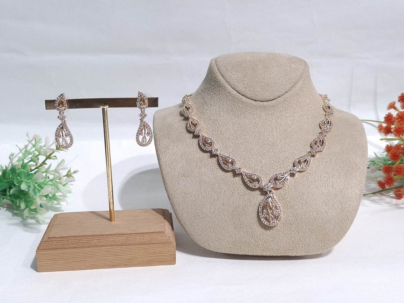 Radiant Rose Gold Teardrop Necklace and Earring Jewelry Set - SIA450810