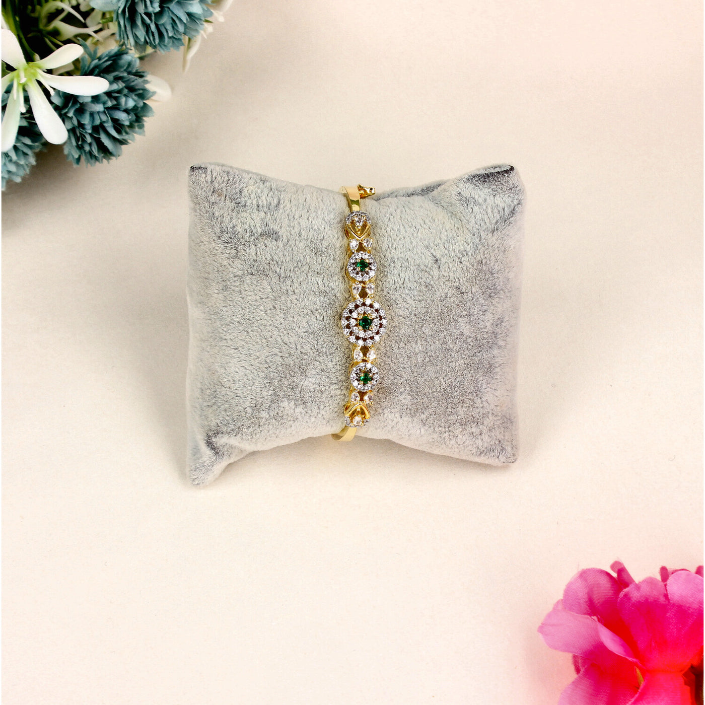 Emerald Glow Gold Bracelet - SIA451409