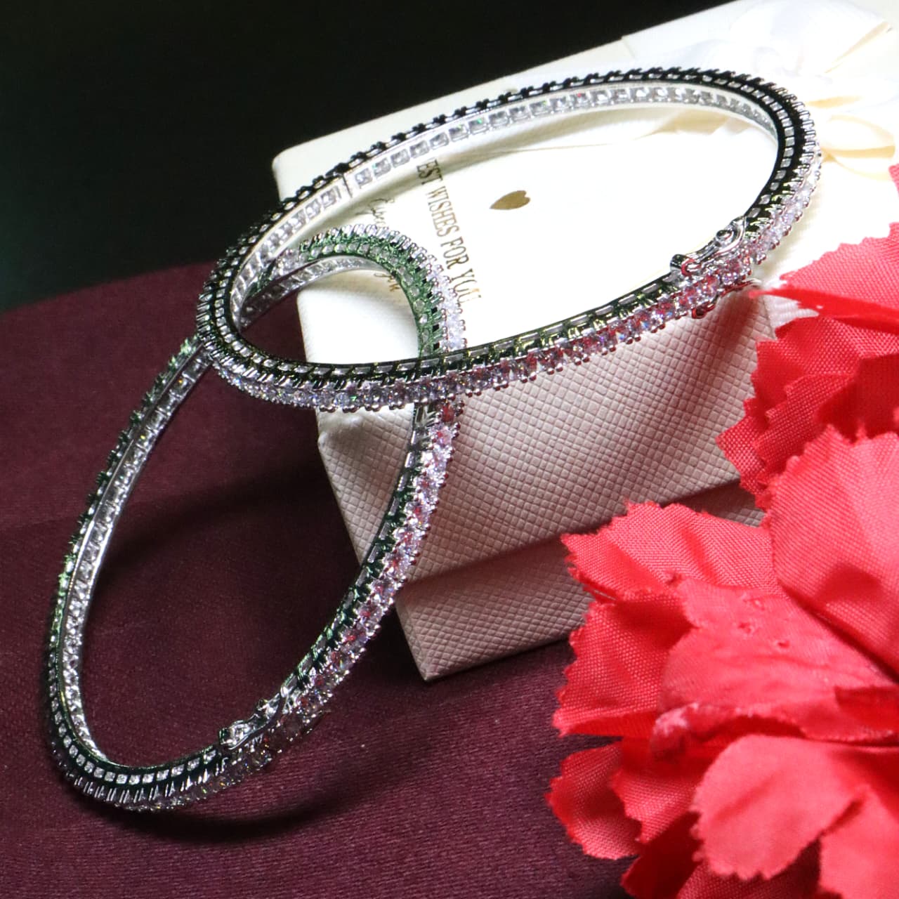 Sparkling bangles that blend elegance with everlasting beauty - SIA452392
