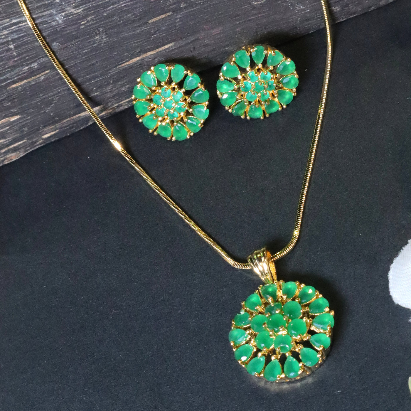 Gold-Toned Floral Pendant Set with Green Stones - SIA453079