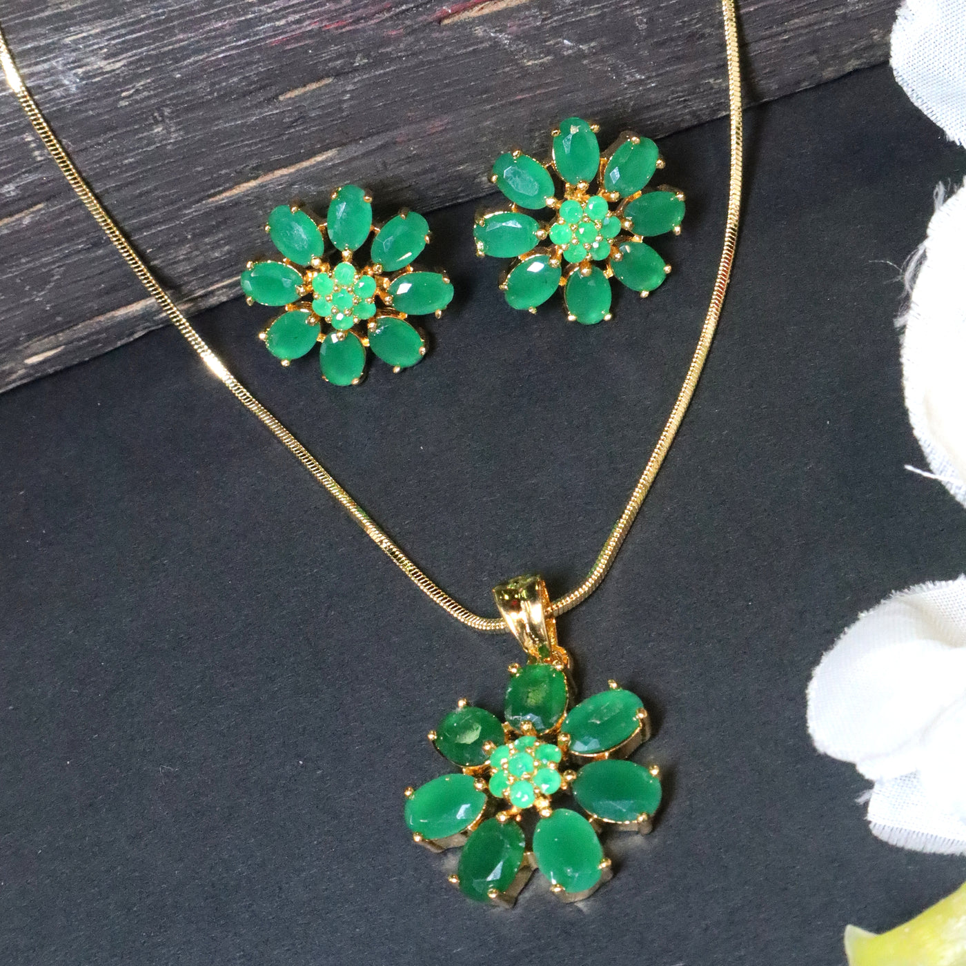 Gold-Toned Floral Pendant Set with Green Stones - SIA453094