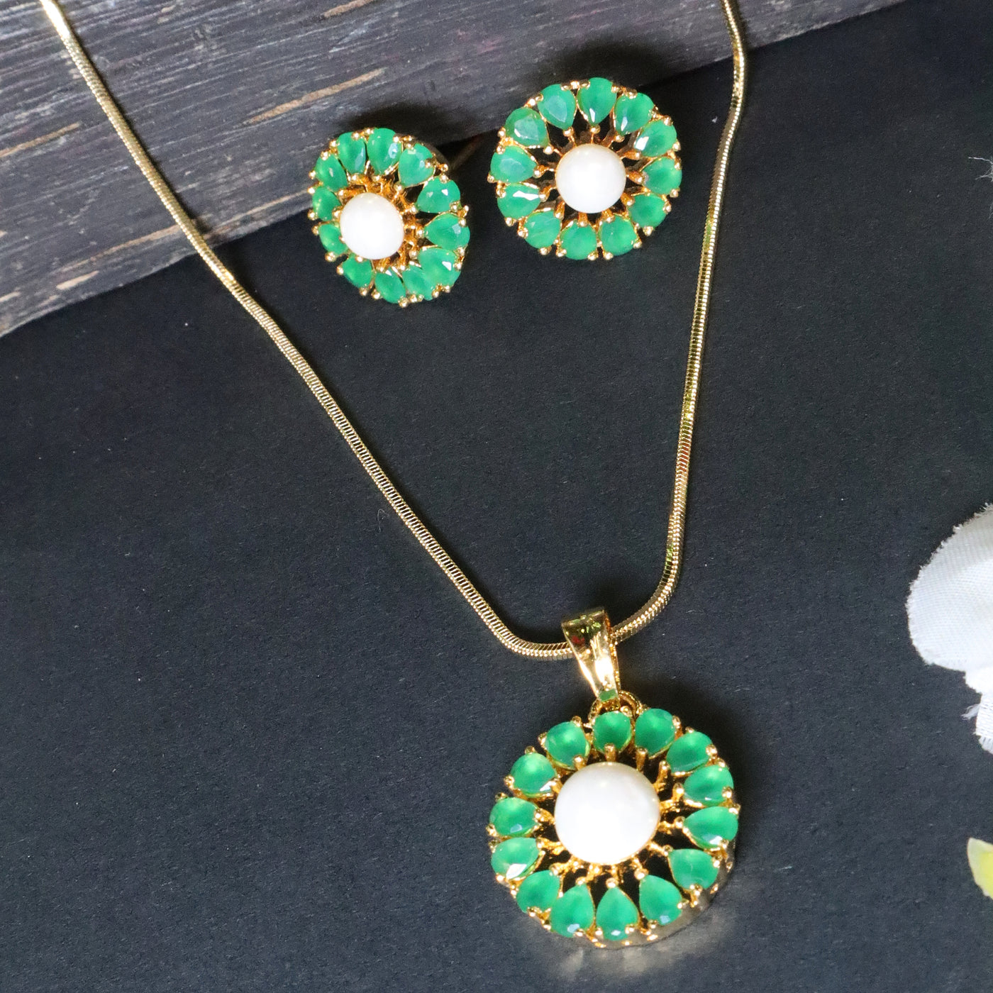 Gold-Toned Floral Pendant Set with Green Stones & Pearl - SIA453098