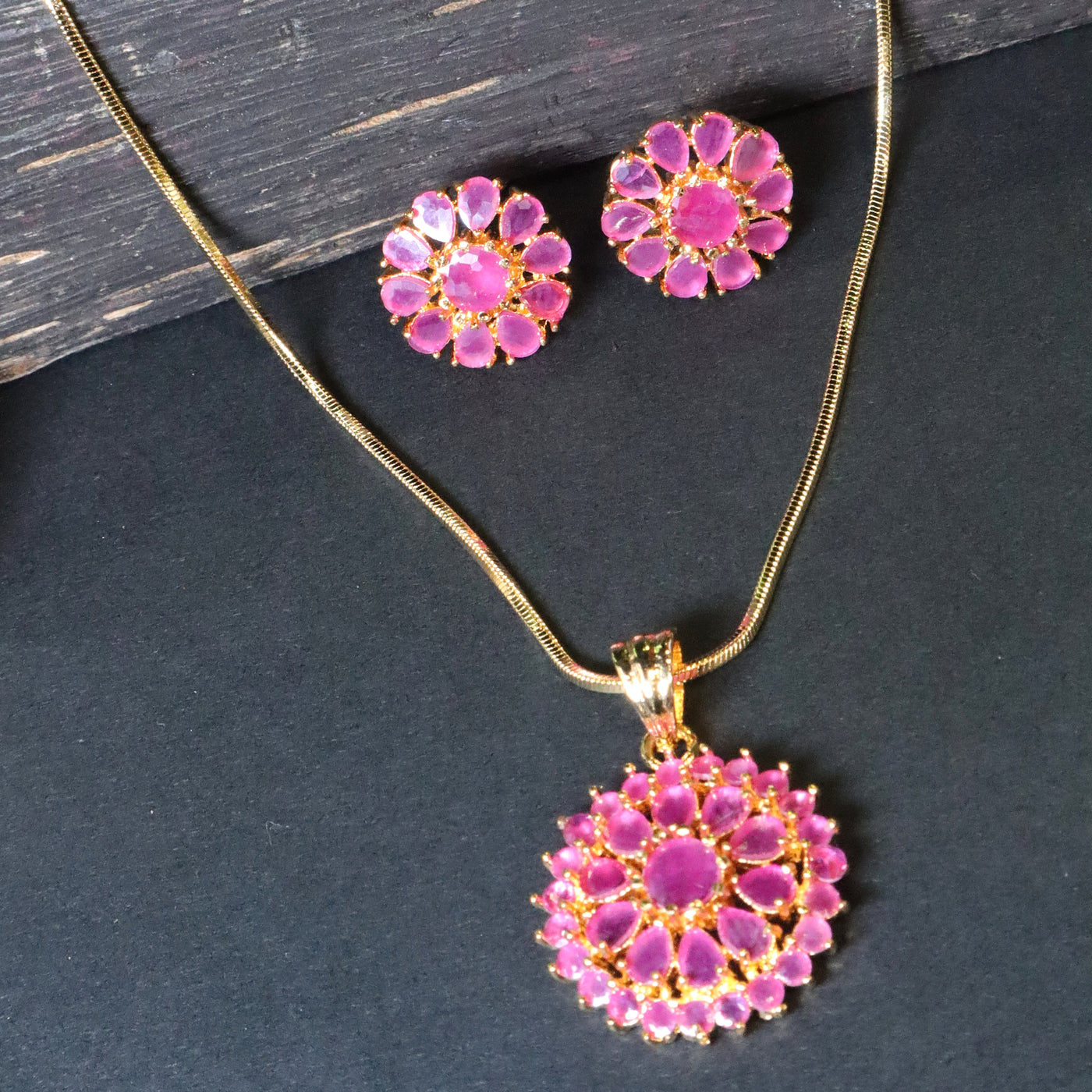 Gold-Toned Floral Pendant Set with Pink Stones - SIA453100