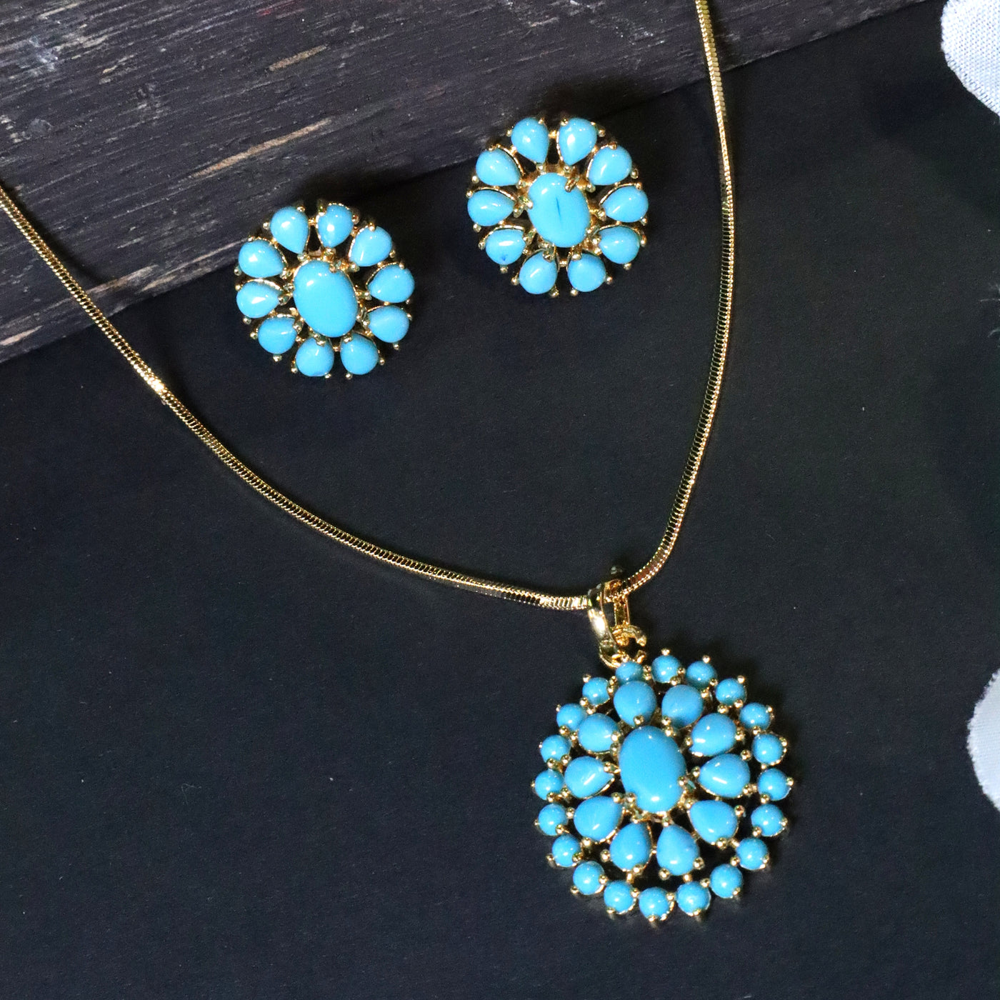 Sky Blue Oval Floral Pendant Set - SIA453104