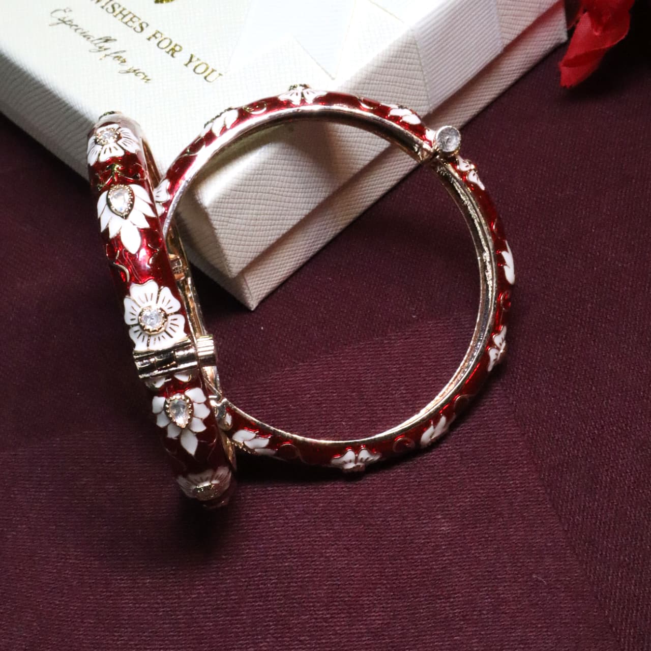 Red and White Floral Enamel Bangle Bracelets - SIA453843