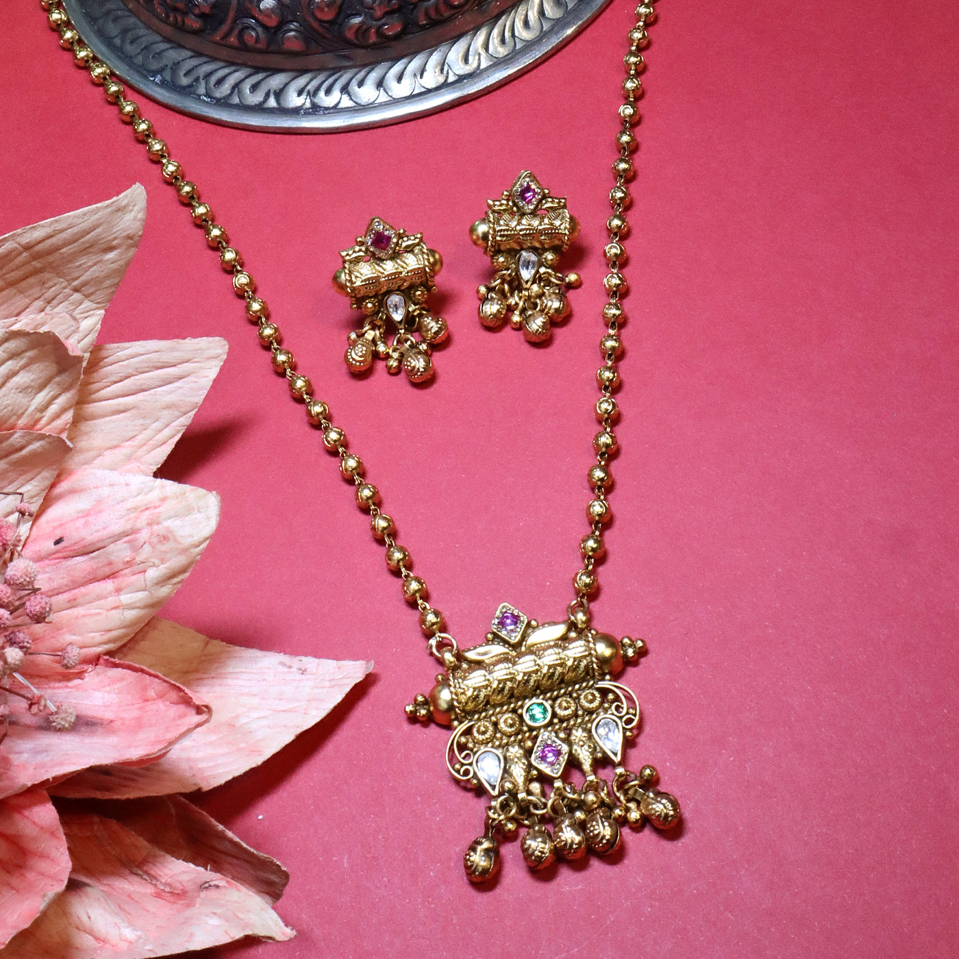 Gold Beaded Necklace Set with Kundan Drops - SIA454082